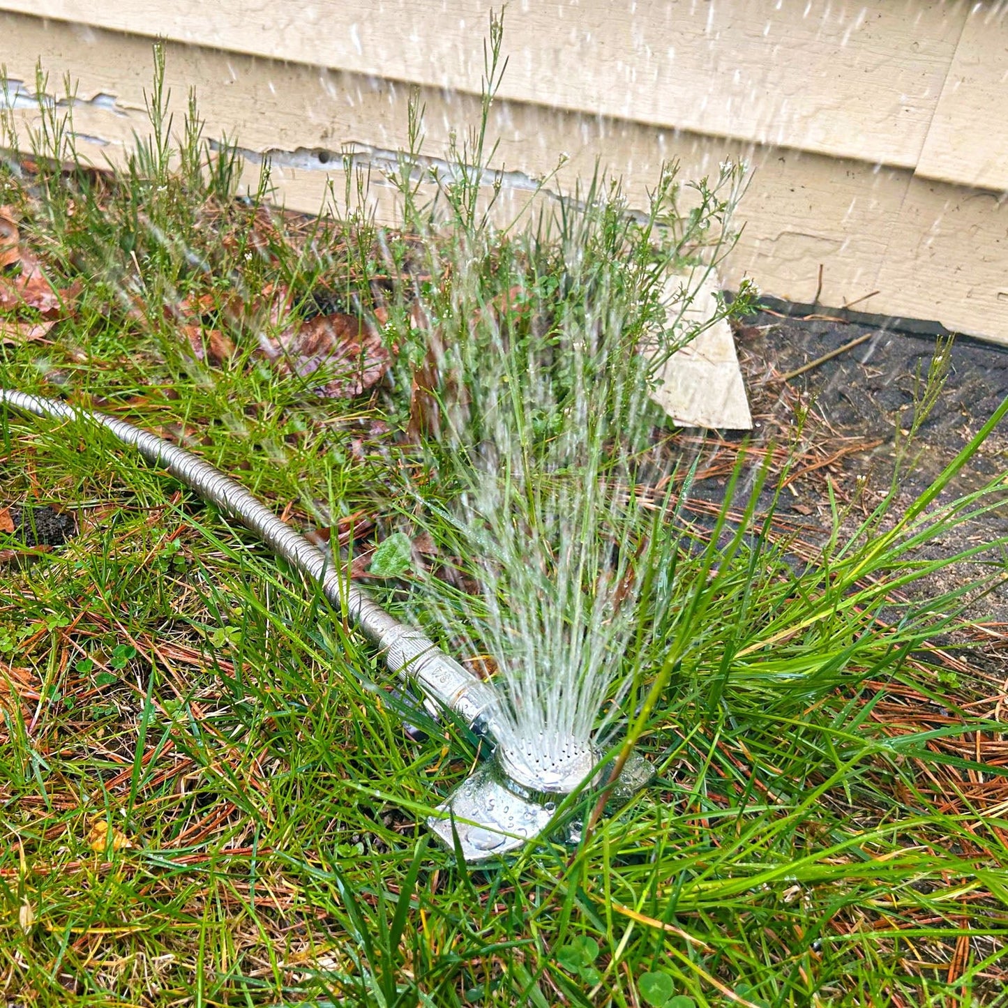 
                  
                    Metal Garden Sprinkler with Gentle Water Flow Up to 30 FT
                  
                